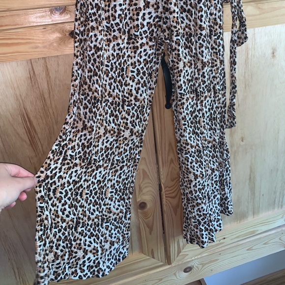 Simplee cheetah leopard printed strapless tube top romper jumpsuit size S - Picture 2 of 4